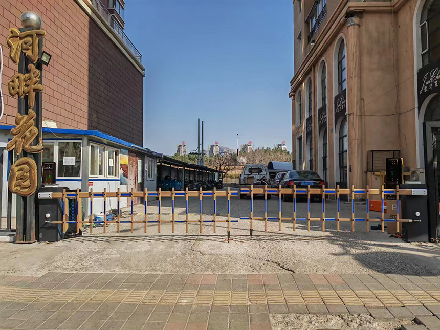 河畔花园无人值守停车场